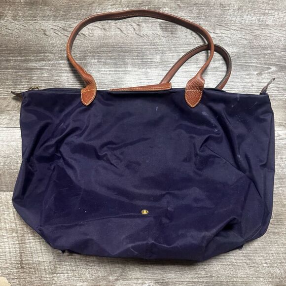 Longchamp Le Pliage Nylon Medium Shoulder Tote in Purple - Picture 5 of 10